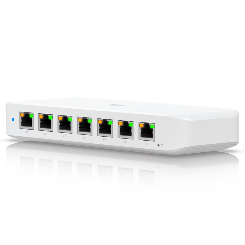 Switch de 8 Puertos GbE Ubiquiti USW Ultra 7 Puertos PoE+ y 1 Puerto Entrada PoE++ con Opciones de Montaje Versátiles