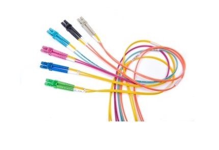 Pigtail fibra belden ft4lc2mmps01 lc simplex 2 mts om4